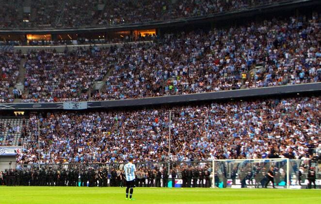 1860-Fans, Polizei, Michael Liendl Fussball München Relegation 30.05.2017 TSV 1860 München - SSV Jahn Regensburg