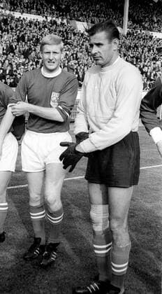 England - Weltauswahl 2:1 am 23.10.1963 in London: Karl-Heinz Schnellinger und Torwart Lew Jaschin HM