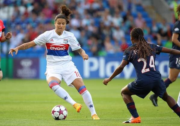 CL Finale der Damen, Olympique Lyon - Paris St. Germain SOCCER - UEFA CL women, Lyon vs PSG CARDIFF,WALES,01.JUN.17 - SOCCER - UEFA Champions League, women, final, Olympique Lyon vs Paris Saint-Germain. Image shows Dzsenifer Marozsan (Lyon) and Formiga (PSG). GEPAxpictures xChristianxWalgram