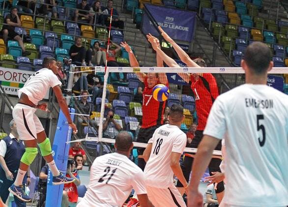 04.06.2017, xilx, Volleyball Herren, FIVB World League 2017 in Frankfurt, Deutschland - Venezuela, emspor v.l. Ronald Jose Fayola Hurtado (Venezuela), Jan Zimmermann (Germany, Deutschland), Tobias Krick (Germany, Deutschland), Henry Jose Rojas Estangel (Venezuela), Jonathan Quijada (Venezuela), Emerson Rodr?guez Gonzalez (Venezuela) Frankfurt