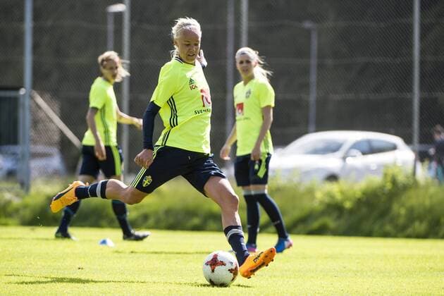 170605 Caroline Seger under en träning med det svenska damlandslaget i fotboll den 5 juni 2017 i Göteborg.  Copyright: LINExSKAUGRUDxLANDEVIK BB170605LS036