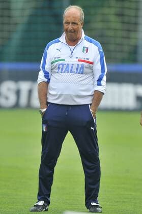 Italy: Italy s soccer team training session Italy s head coach Giampiero Ventura during the training session at the Coverciano Training Center. The Italian national team Nationalteam will face in a friendly match the Uruguay national team in Nice on 7th June 2017 and Liechtenstein in Udine on 11th June 2017, match valid for FIFA World Cup WM Weltmeisterschaft Fussball Russia 2018 Qualifiers Europe Group G.  GiacomoxMorinix xPacificxPress