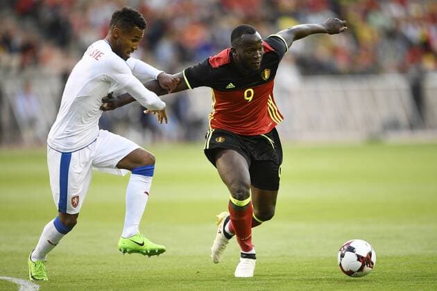 Czech Theodor Gebre Selassie and Belgium s Romelu Lukaku fight for the ball during a friendly game between Belgian national soccer team Red Devils and Czech Republic, Monday 05 June 2017, in Brussels. YORICKxJANSENS  x05108781x
