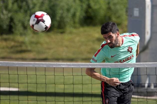 June 7, 2017 - Lisbon, Portugal - Portugal s defender Luis Neto in action during a training session at Cidade do Futebol (Football City) training camp in Oeiras, outskirts of Lisbon on June 7, 2017, ahead of the FIFA World Cup WM Weltmeisterschaft Fussball Russia 2018 qualifier match Latvia vs Portugal. Portugal Training and press conference PK Pressekonferenz  - ZUMAn230 20170607_zaa_n230_071 Copyright: xPedroxFiuzax