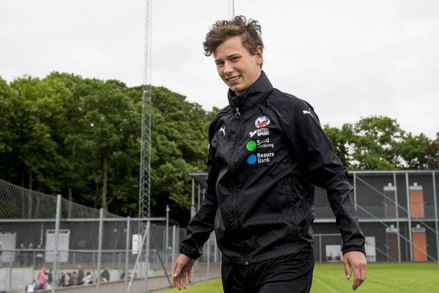 170608 Alex Timossi Andersson under en fotbollsträning med Helsingborg den 8 juni 2017 i Helsingborg.  Copyright: LUDVIGxTHUNMAN BB170608LT061