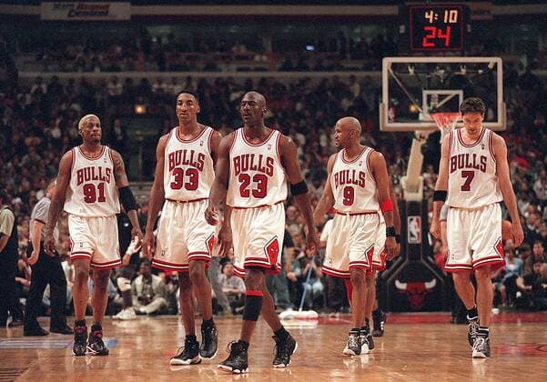 April 24, 1998 - Chicago, IL, USA - From left, Dennis Rodman, Scottie Pippen, Michael Jordan, Ron Harper and Toni Kukoc were big parts of Bulls teams that won three straight NBA Basketball Herren USA titles from 1996 to 1998. Jordan and Pippen were members of the first three-peat team, which won titles from 1991 to 1993. K.C. Johnson: 1995-96 Bulls vs. this seasonis Warriors: Debate centers around defense - ZUMAm67_ 19980424_zaf_m67_002 Copyright: xNuccioxDinuzzox
