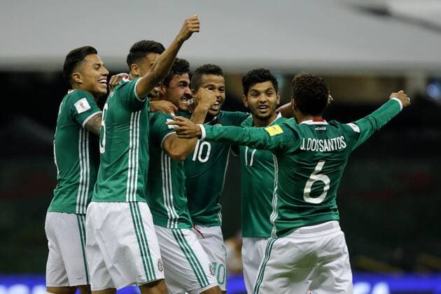 Mexico s players celebrates after scoring against Hondura during their Concacaf qualification soccer match for FIFA World Cup WM Weltmeisterschaft Fussball Russia 2018 between Mexico and Honduras, at Azteca stadium in Mexico City, Mexico, 08 June 2017. Mexico vs. Honduras !ACHTUNG: NUR REDAKTIONELLE NUTZUNG!  Copyright: xJoséxMéndezx MEX50 20170609-636325820688118361