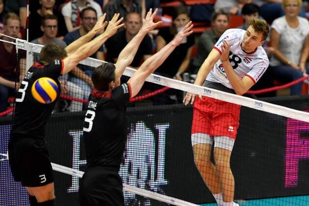 VOLLEYBALL - FIVB, AUT vs GER LINZ,AUSTRIA,09.JUN.17 - VOLLEYBALL - FIVB World League Tournament, Austria vs Germany. Image shows Ruben Schott, Marcus Boehme (GER) and Paul Buchegger (AUT). GEPAxpictures xFlorianxErtl