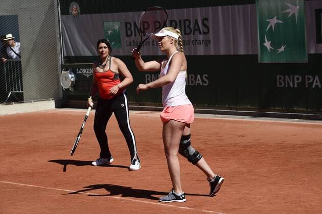 Lindsey Vonn jouant au tennis avec Marion Bartoli TENNIS : Roland Garros 2017 - Internationaux de France - 10 06 2017 JBAutissier Panoramic 