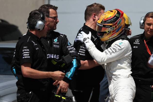 June 10th 2017, Circuit Gilles Villeneuve, Montreal Quebec, Canada; Formula One Grand Prix, Qualifying sessions; Lewis Hamilton - Mercedes AMG Petronas F1 W08 takes pole and thanks his technical team xOctanex  ActionPlus11889082