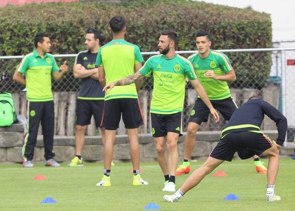 Players of Mexico s national soccer team train in Mexico City, Mexico, 10 June 2017. Mexico will face the US next 11 June 2017 at the Azteca Stadium, as part of the FIFA World Cup WM Weltmeisterschaft Fussball 2018 CONCACAF qualifiers. Mexico s national soccer team training !ACHTUNG: NUR REDAKTIONELLE NUTZUNG!  Copyright: xMarioxGuzmanx MEX508 20170611-636327532187552116