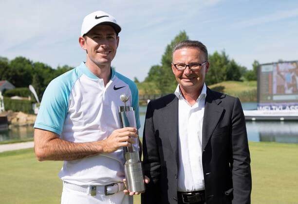 GOLF - PGA Golf Herren Lyoness Open 2017 ATZENBRUGG,AUSTRIA,11.JUN.17 - GOLF - PGA European Tour, Lyoness Open, Diamond Country Club. Image shows Dylan Frittelli (RSA) and president Christian Guzy (Diamond Country Club). GEPAxpictures xChristianxWalgram