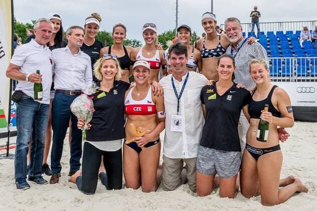 RP Beach Challenge, 11.06.2017 Siegerehrung; RP Beach Challenge am 11.06.2017, Duesseldorf. xPWx