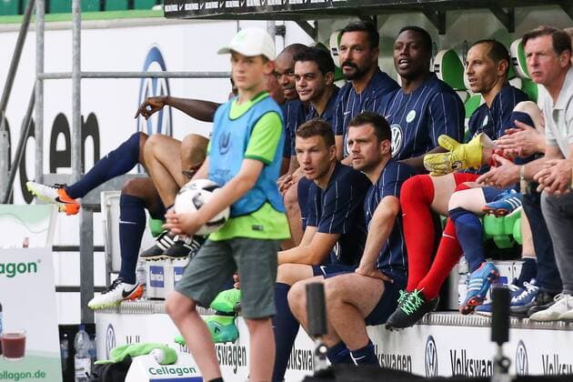 Naldo,Zvjezdan Misimovic,Josue,Edin Dzeko,Tomislav Maric,Pablo Thiam,Martin Petrov (VfL Wolfsburg) - Anlässlich des 20-jährigen Bundesliga-Jubiläums Spielen zwei Legendenmannschaften in einem Jubiläumsspiel 97er Aufstiegshelden gegen die VfL-Allstars in der Volkswagen Arena in Wolfsburg - Deutschland, Fußball, Mann, Männer,11.06.2017