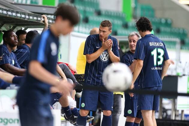 Edin Dzeko,Pierre Littbarski,Marino Biliskov (VfL Wolfsburg) - Anlässlich des 20-jährigen Bundesliga-Jubiläums Spielen zwei Legendenmannschaften in einem Jubiläumsspiel 97er Aufstiegshelden gegen die VfL-Allstars in der Volkswagen Arena in Wolfsburg - Deutschland, Fußball, Mann, Männer,11.06.2017