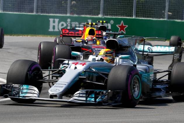 Motorsports: FIA Formula One World Championship WM Weltmeisterschaft 2017, Grand Prix of Canada, 44 Lewis Hamilton (GBR, Mercedes AMG Petronas F1 Team), 33 Max Verstappen (NLD, Red Bull Racing), Montreal Canada xHOCHxZWEIx
