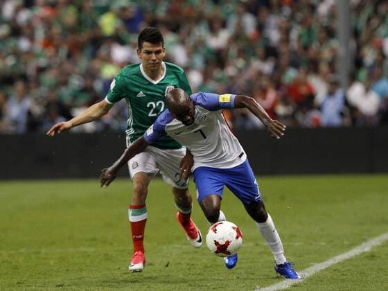 USA s DaMarcus Beasley (R) vies for the ball with Mexico s Hirving Lozano (L) during their CONCACAF FIFA World Cup WM Weltmeisterschaft Fussball Russia 2018 qualifying soccer match between Mexico and the USA at Azteca Stadium in Mexico City, 11 June 2017. Mexico vs USA !ACHTUNG: NUR REDAKTIONELLE NUTZUNG!  Copyright: xJORGExNUNEZx MEX1001 20170612-636328463182216090