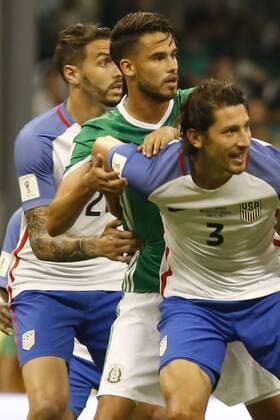 June 12, 2017 - Mexico - EUM20170612DEP01.JPG.CIUDAD DE MEXICO, Soccer Futbol-Seleccion.- Acciones del partido entre las Selecciones de Mexico y Estados Unidos en el Estadio Azteca, duelo eliminatorio rumbo al Mundial de Rusia 2018 y que concluyo con empate 1-1, efectuado este domingo 11 de junio de 2017. Foto: Agencia EL UNIVERSAL Agustin Salinas RCC. Latin News - June 12, 2017  - ZUMAu78_ 20170612_zaf_u78_003 Copyright: xAgustinxSalinasx