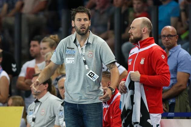 Trainer Bennet Wiegert (li.) und Yves Grafenhorst (SC Magdeburg) - Handball Bundesliga Saison 2016-2017 Punktspiel HC Erlangen vs. SC Magdeburg in der Arena Nürnberg - Deutschland, Handball, Mann, Maenner,10.06.2017