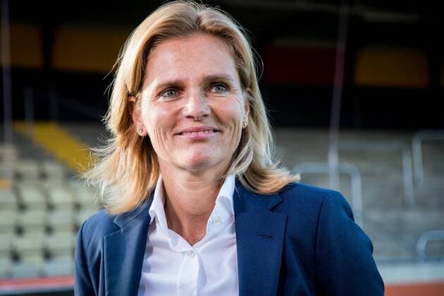 Coach Sarina Glotzbach-Wiegman of the Netherlandsduring the friendly match between the women of The Netherlands and Austria at at The Adelaarshorst on on June 13, 2017 in Deventer, The Netherlands Women: Netherlands v Austria Friendly match 2016 2017 xVIxVIxImagesx xRonaldxBonestrooxIVx 8002121