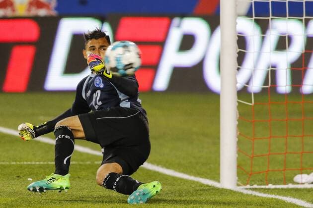 El Salvador s goalkeeper Benji Villalobos can t stop a penalty against Ecuador during their friendly match at the Harrison Red Bull Arena, New Jersey, USA, 13 June 2017. ECUADOR VS. EL SALVADOR !ACHTUNG: NUR REDAKTIONELLE NUTZUNG!  Copyright: xEduardoxMunozxAlvarezx EMZ07 20170614-636330108330164432
