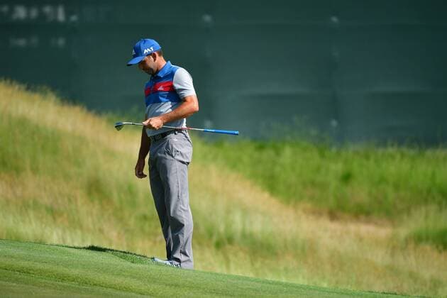 Sergio Garcia reacts to a chip onto the 10th green during round 1 of the 117th U.S. Open golf tournament at Erin Hill golf course in Erin, Wisconsin on June 15, 2017.  WIS20170615349 KEVINxDIETSCH
