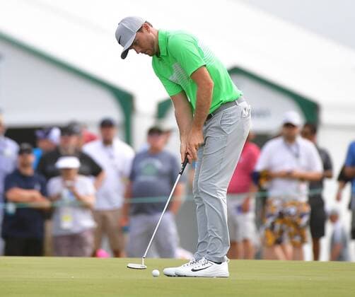 Russell Henley putts on the 17th green during round 2 of the 117th U.S. Open golf tournament at Erin Hill golf course in Erin, Wisconsin on June 16, 2017.  WIS20170616314 KEVINxDIETSCH