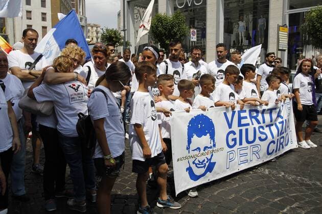 Italy: Justice for Ciro Esposito Court to give justice to Ciro Esposito. This morning there was the rally for the parade organized by the association Ciro Vive. Ciro Esposito is the fan who lost his life before the match of coopa Italy in Rome killed in a clash with a Romaness. Today, mom together with hundreds of young men and mums came down to the square to get under the prefecture s palace and deliver a document requesting an exemplary pen and not a reduction of the 26-year-old prison sentence to De Santis.  FabioxSasso PacificxPress