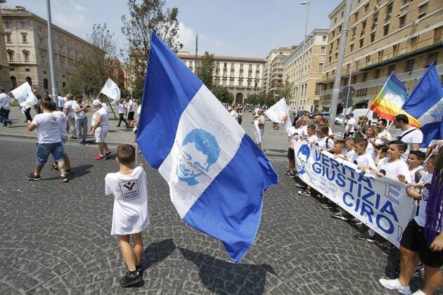 Italy: Justice for Ciro Esposito Court to give justice to Ciro Esposito. This morning there was the rally for the parade organized by the association Ciro Vive. Ciro Esposito is the fan who lost his life before the match of coopa Italy in Rome killed in a clash with a Romaness. Today, mom together with hundreds of young men and mums came down to the square to get under the prefecture s palace and deliver a document requesting an exemplary pen and not a reduction of the 26-year-old prison sentence to De Santis.  FabioxSasso PacificxPress