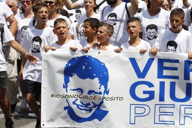 Italy: Justice for Ciro Esposito Court to give justice to Ciro Esposito. This morning there was the rally for the parade organized by the association Ciro Vive. Ciro Esposito is the fan who lost his life before the match of coopa Italy in Rome killed in a clash with a Romaness. Today, mom together with hundreds of young men and mums came down to the square to get under the prefecture s palace and deliver a document requesting an exemplary pen and not a reduction of the 26-year-old prison sentence to De Santis.  FabioxSasso PacificxPress