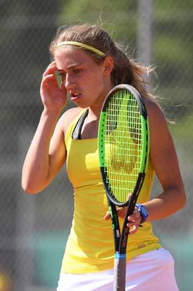 Isabella Pfennig (TC Großhesselohe) nachdenklich, Einzelbild, Aktion, Action, Tennis, Bayerische Meisterschaft 2017, Halbfinale, xslx