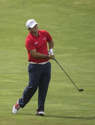 Patrick Reed hits his approach shot on the 18th fairway during round 3 of the 117th U.S. Open golf tournament at Erin Hill golf course on June 17, 2017 in Erin, Wisconsin.  WIS20170617307 KEVINxDIETSCH