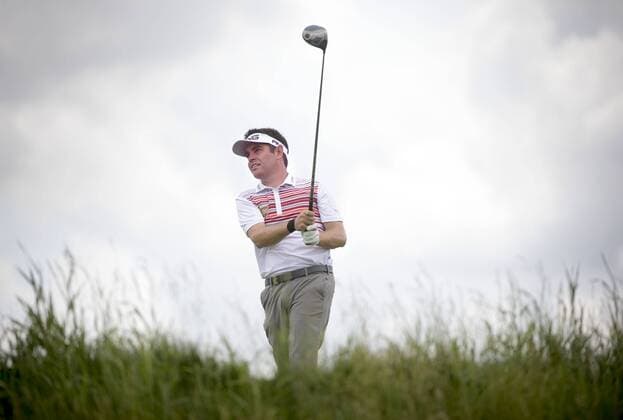 Louis Oosthuizen hits off the 118th tee during round 3 of the 117th U.S. Open golf tournament at Erin Hill golf course on June 17, 2017 in Erin, Wisconsin.  WIS20170617312 KEVINxDIETSCH
