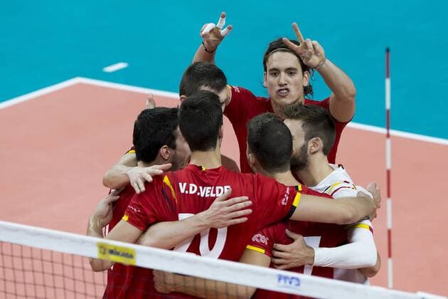 Red Dragons Tomas Rousseaux (C) celebrates with teammates during a World League game between the Red Dragons, Belgian national volleyball team and France, Sunday 18 June 2017, at the Lotto Arena in Antwerp. KRISTOFxVANxACCOM  x05114766x