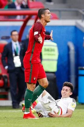 Portugal vs. Mexico KAZAN, RT - 18.06.2017: PORTUGAL VS. MEXICO - CRISTIANO RONALDO of Portugal complains with the referee during a match between Portugal and Mexico valid for the first round of the Confederations Cup 2017 on Sunday (18), held at the Kazan Arena in Kazan, Russia. (Photo: Marcelo Machado de Melo Fotoarena) x1339403x  MarceloxMachadoxdexMelo
