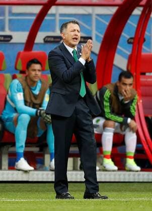 Soccer Football - Portugal v Mexico - FIFA Confederations Cup Russia 2017 - Group A - Kazan Arena, Kazan, Russia - June 18, 2017 Mexico coach Juan Carlos Osorio FOOTBALL : Portugal vs Mexique - Coupe Des Confederations - Kazan - 18 06 2017 ActionImages Panoramic  VPC_12