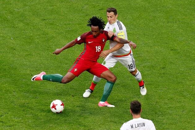 Soccer Football - Portugal v Mexico - FIFA Confederations Cup Russia 2017 - Group A - Kazan Arena, Kazan, Russia - June 18, 2017 PortugalÕs Gelson Martins in action with MexicoÕs Andres Guardado FOOTBALL : Portugal vs Mexique - Coupe Des Confederations - Kazan - 18 06 2017 ActionImages Panoramic  VPC_12