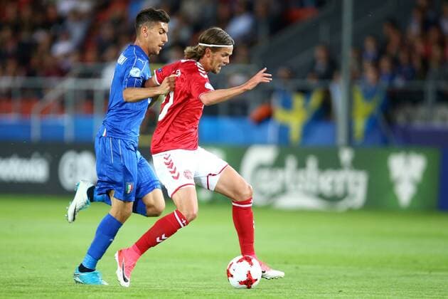 Krakow , Stadion im Jozefa Pilsudskiego 18.06.2017 , Pilka nozna Reprezentacja , Kadra , U-21, Mistrzostwa Europy U21 U 21 2017 Grupa C Dania U21 - Wlochy U21 NZ Lorenzo Pellegrini ( ITA ) Lucas Qvistorff Andersen ( DEN ) FOT Michal Nowak Newspix.pl Krakow , Jozef Pilsudski s Stadium 18.06.2017 Sport , Football National Teams , UEFA Under-21 European Championship EM Europameisterschaft Poland 2017 , Group C Denmark U-21 - Italy U-21 photo by Michal Nowak Newspix.pl --- Newspix.pl FRANCE OUT!  170618MIN016
