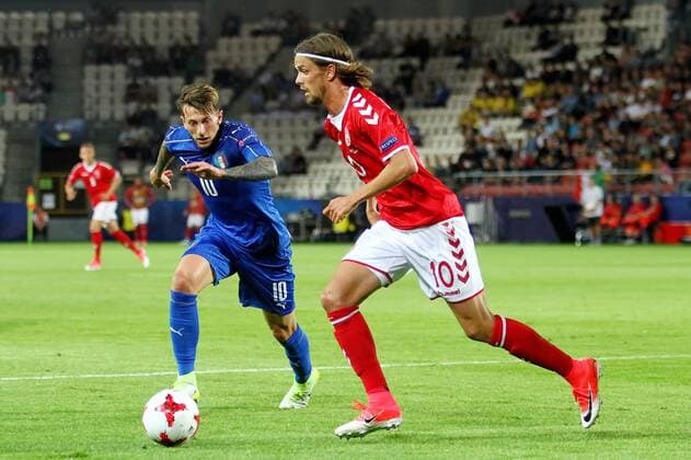 Fußball, U21 EM, Dänemark - Italien 2017.06.18 Krakow , Polska Pilka nozna, Mistrzostwa Europy U-21 Dania - Wlochy N z Federico Bernadrdeschi , Lucas Qvistorff Andersen Foto Krzysztof Porebski PressFocus 2017.06.18 Krakow , Poland Football , UEFA UNDER 21 CHAMPIONSHIP POLAND 2017 Denmark - Italy Federico Bernadrdeschi , Lucas Qvistorff Andersen Credit: Krzysztof Porebski PressFocus NEWSPIX.PL --- Newspix.pl FRANCE OUT!  20170618PF_KP019