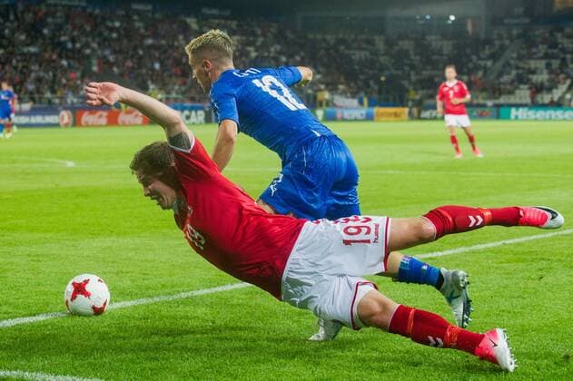 Fußball, U21 EM, Dänemark - Italien KRAKOW 18.06.2017 MECZ GRUPA C MISTRZOSTWA EUROPY U-21 W PILCE NOZNEJ 2017: DANIA - WLOCHY --- 2017 UEFA EUROPEAN U21 U 21 CHAMPIONSHIP MATCH: DENMARK - ITALY NZ FREDERIK BORSTING DANIA DENMARK ANDREA CONTI WOLCHY ITALY FOT LUKASZ KRAJEWSKI FOKUSMEDIA. NEWSPIX.PL --- Newspix.pl FRANCE OUT!  CRAJU180617_150