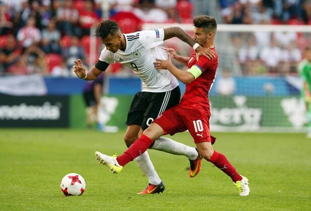 Davie Selke, Michal Travnik Aktion Spielszene Zweikampf Fußball Fussball U21 U 21 EM Europameisterschaft Länderspiel Saison 2016 2017 18.06.2017 DFB Nationalmannschaft GER BRDeutschland vs. Tschechien Tschechische Republik
