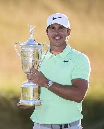 Themen der Woche - Sport Bilder des Tages - SPORT Brooks Koepka poses with the trophy after winning the 117th U.S. Open golf tournament at Erin Hills golf course on June 18, 2017, in Erin, Wisconsin. Koepka posted a final score of 16-under-par.  WIS20170618305 KEVINxDIETSCH