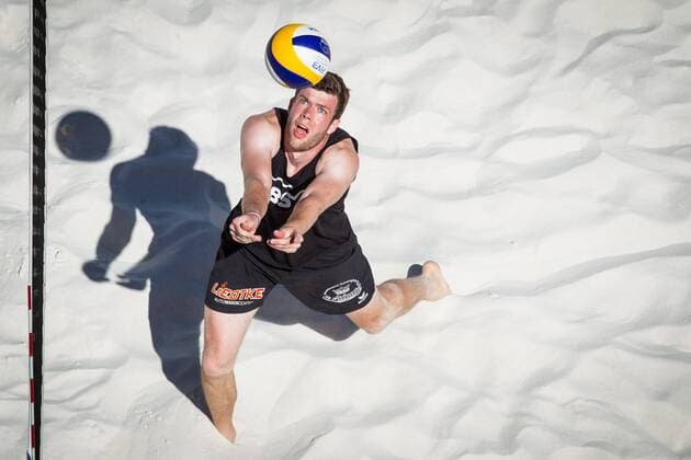 Kevin Foyer beim Zuspiel; LBS Cup Beachvolleyball A-City Stuttgart, Schwabenplatz, Stuttgart Germany, 20170618; Stuttgart Copyright: xWuechner Eibner-Pressefotox EP_NWR