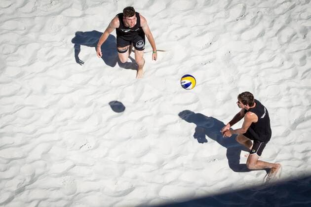 Andreas Bender (Untersee Volleys) in der Annahme mit Partner Kevin Foyer; LBS Cup Beachvolleyball A-City Stuttgart, Schwabenplatz, Stuttgart Germany, 20170618; Stuttgart Copyright: xWuechner Eibner-Pressefotox EP_NWR