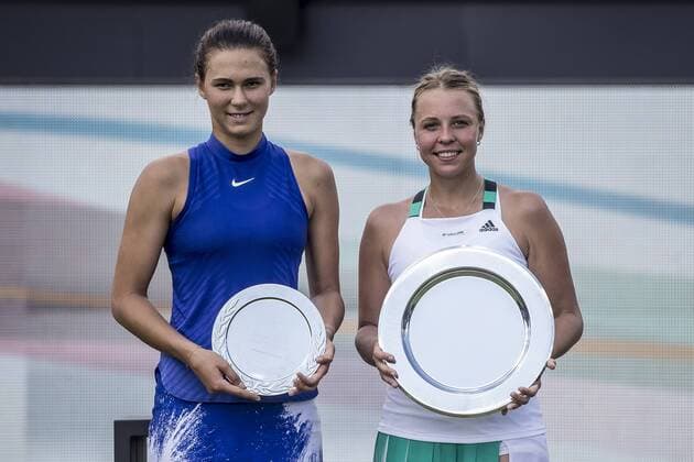 18.06.2017, the Autotron, Rosmalen, NED, WTA Tennis Damen Tour, Ricoh Open, im Bild Anett Kontaveit (EST) (R) wins the match, Natalia Vikhlyantseva (RUS) (L) on day seven Anett Kontaveit (EST) (R) wins the match, Natalia Vikhlyantseva (RUS) (L) on day seven during the Ricoh Open Tournament of the WTA Tour at the the Autotron in Rosmalen, Netherlands on 2017 06 18. Rosmalen  EX_FOCUS_FIL  