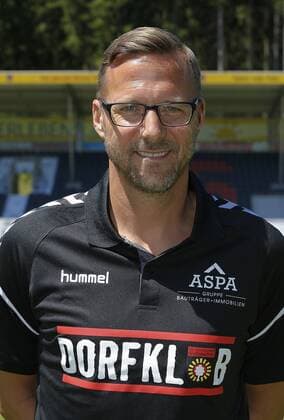 Neuer Trainer Sascha Hildmann (Grossasp) . Vorstellung neuer trainer Sascha Hildmann. Pressekonferenz SG Sonnenhof Grossaspach 2017-2018 . Großaspach, GER, 19.06.2016 ,Fussball 3. Liga 2017 2018.