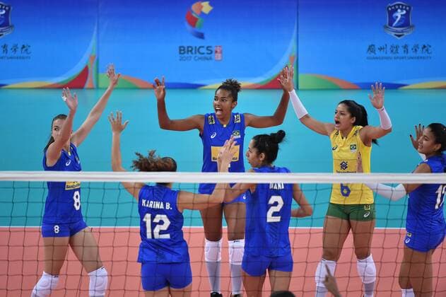 (170620) -- GUANGZHOU, June 20, 2017 -- Players of Brazil celebrate after scoring during the women s volleyball match against India at 2017 BRICS Games in Guangzhou, south China s Guangdong Province, June 20, 2017. ) (SP)CHINA-GUANGZHOU-VOLLEYBALL-2017 BRICS GAMES LiangxXu 