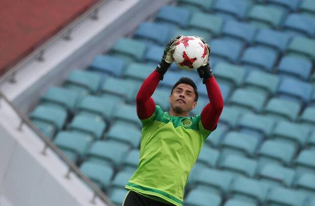 SOCHI, RUSSIA â€“ JUNE 20, 2017: Goalkeeper Alfredo Talavera of the Mexican national football team training ahead of their upcoming 2017 FIFA Confederations Cup match against New Zealand. Sergei Fadeichev TASS  TS053D65