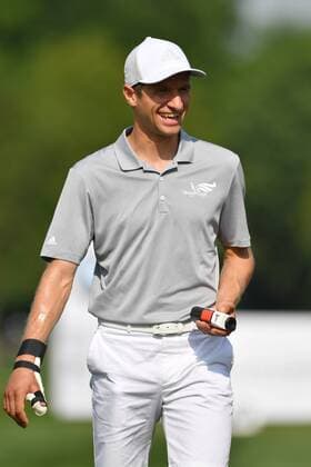 Thomas MUELLER (MÜLLER,Bayern Muenchen) mit Daumenschiene,Verband, Aktion,Einzelbild,angeschnittenes Einzelmotiv,Halbfigur,halbe Figur. ProAm ,GOLF,BMW International Open 2017 am 21.06.2017 in Muenchen Eichenried.