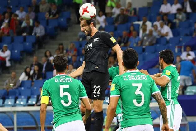 Kopfball Andrew Durante (Neuseeland, New Zealand) - 21.06.2017: Mexiko vs. Neuseeland, Fisht Stadium Sotschi